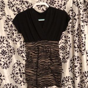 Poetry dress with front pockets (size small)